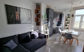 Expo Oriente 2 Bedrooms By Gt House